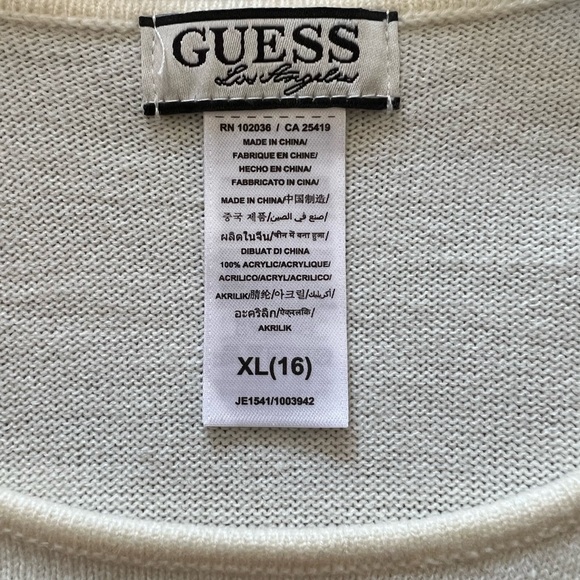 Guess Sweater New with out tags - Picture 8 of 8